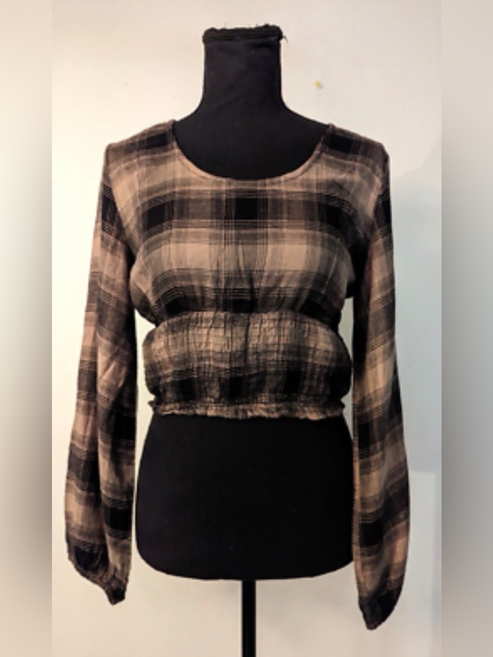 NWT Sim & Sam ruched plaid long sleeved crop top size S